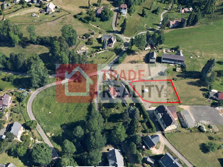 636637223922480960_Parcela-z výšky.jpg